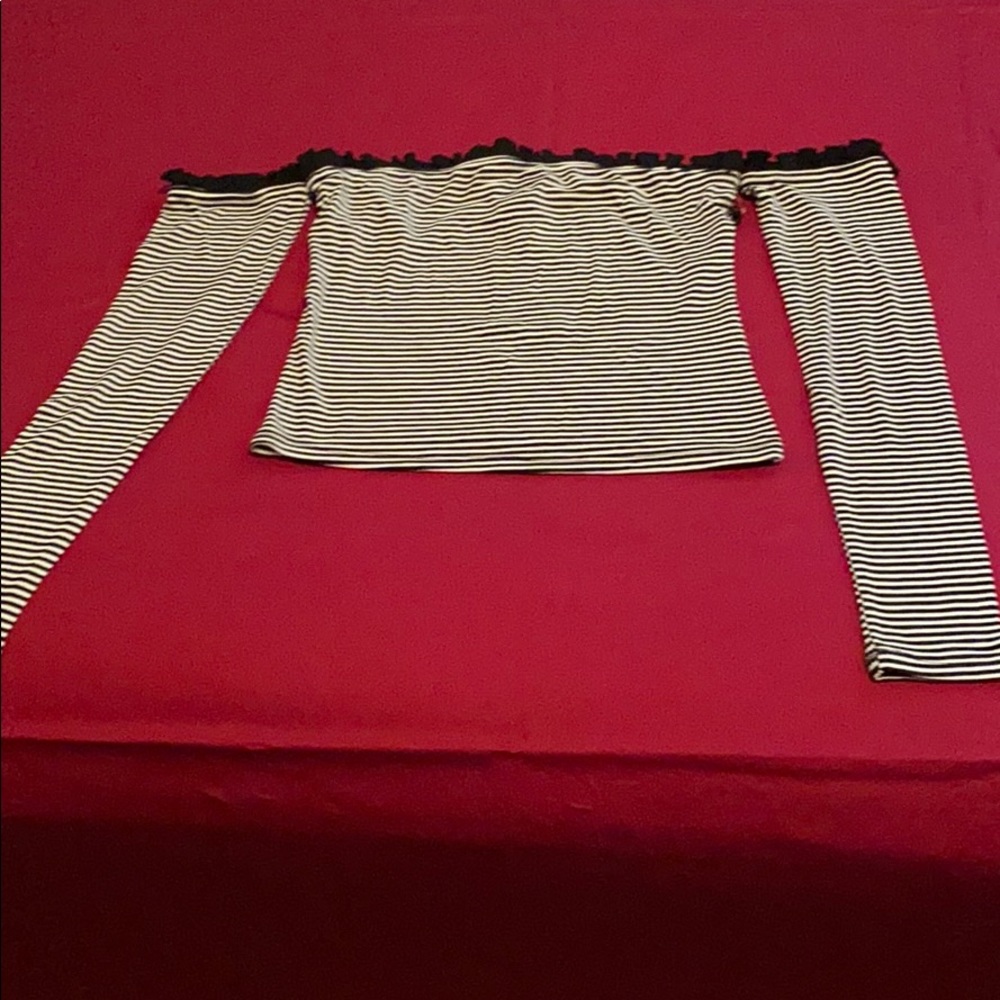 Forever 21 Contemporary off the shoulder top.